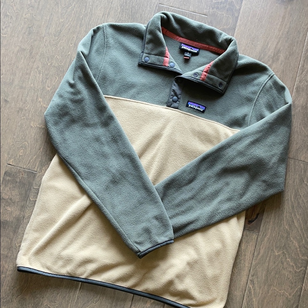 Patagonia Olive and Beige Fleece Pullover